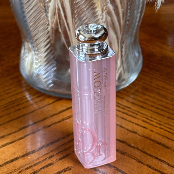 DIOR
Addict Lip Glow Color Reviver Balm 006
Berry 0.11 oz - Picture 1 of 5
